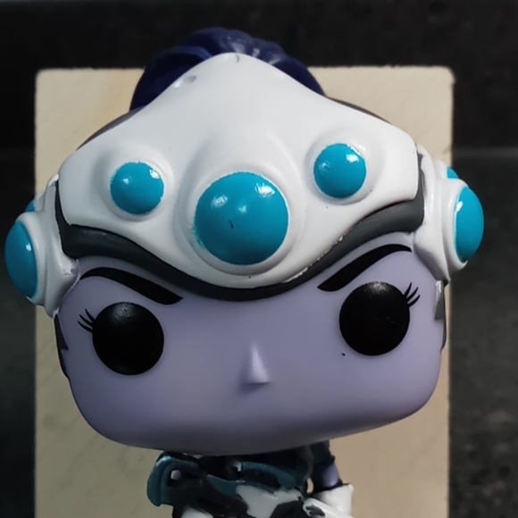 Overwatch Widowmaker Funko - Picture 2 of 6